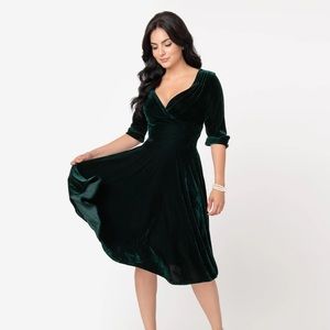 Dark green velvet dress Unique Vintage